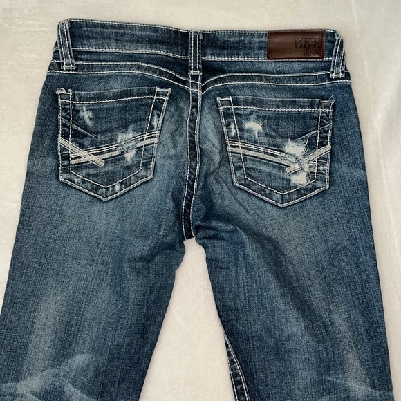 BKE Denim Stella Straight Stretch Destructed Blue Jeans Size 26 x 31.5” - Picture 8 of 10